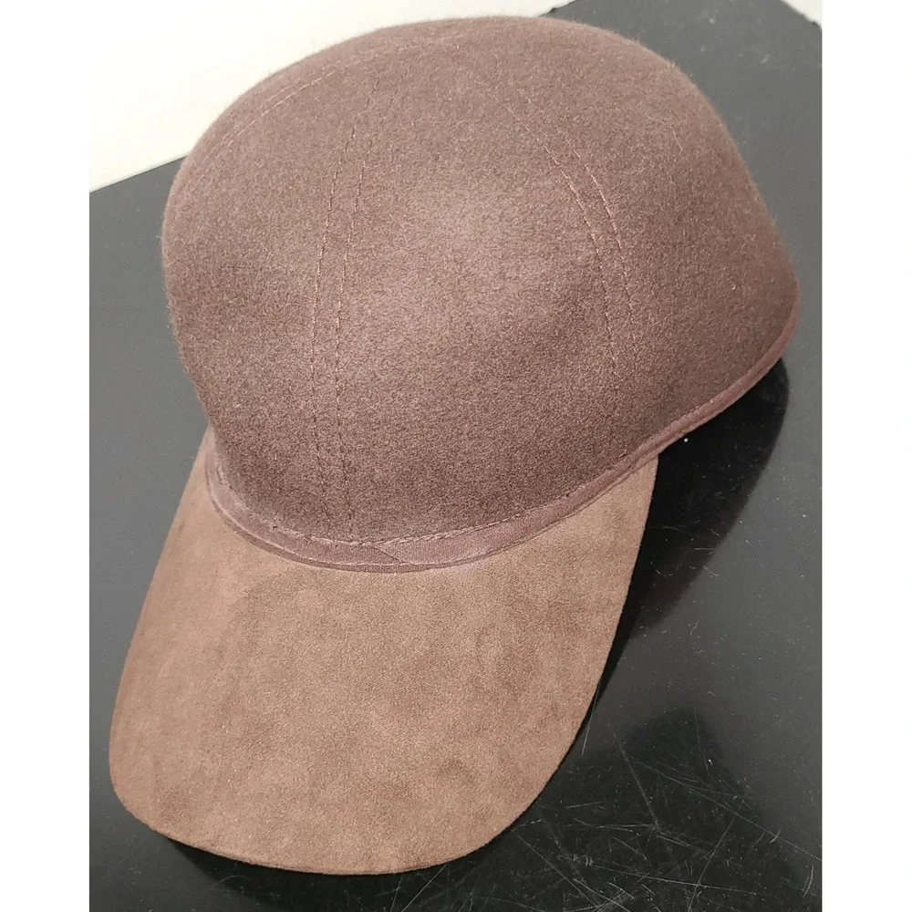 Brown Chocolate Suede Like Fitted Hat Cap Size S/M NWOT